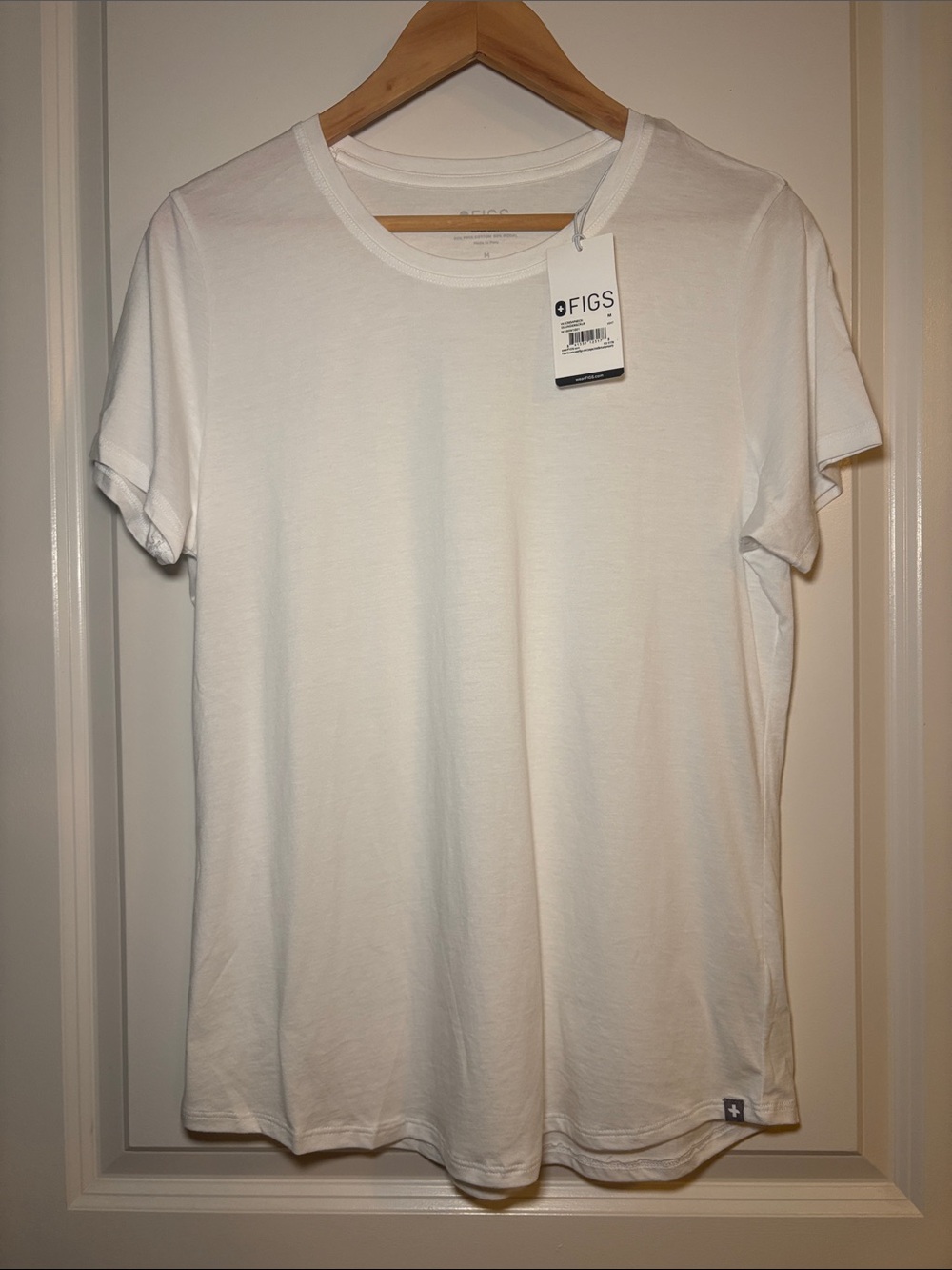 NWT Figs Women's SuperSoft Underscrub Short Sleeve Crew Tee - White Size Medium